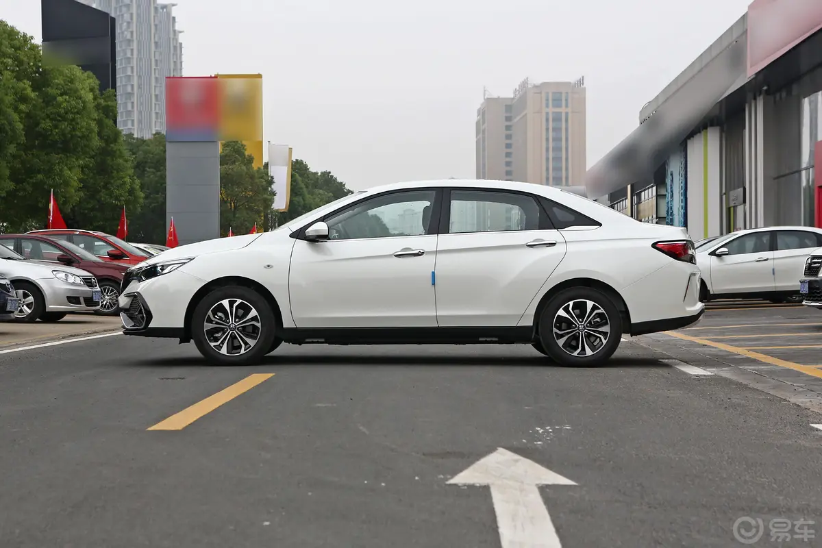 启辰D60 EV481km 高续航舒适版正侧车头向左水平