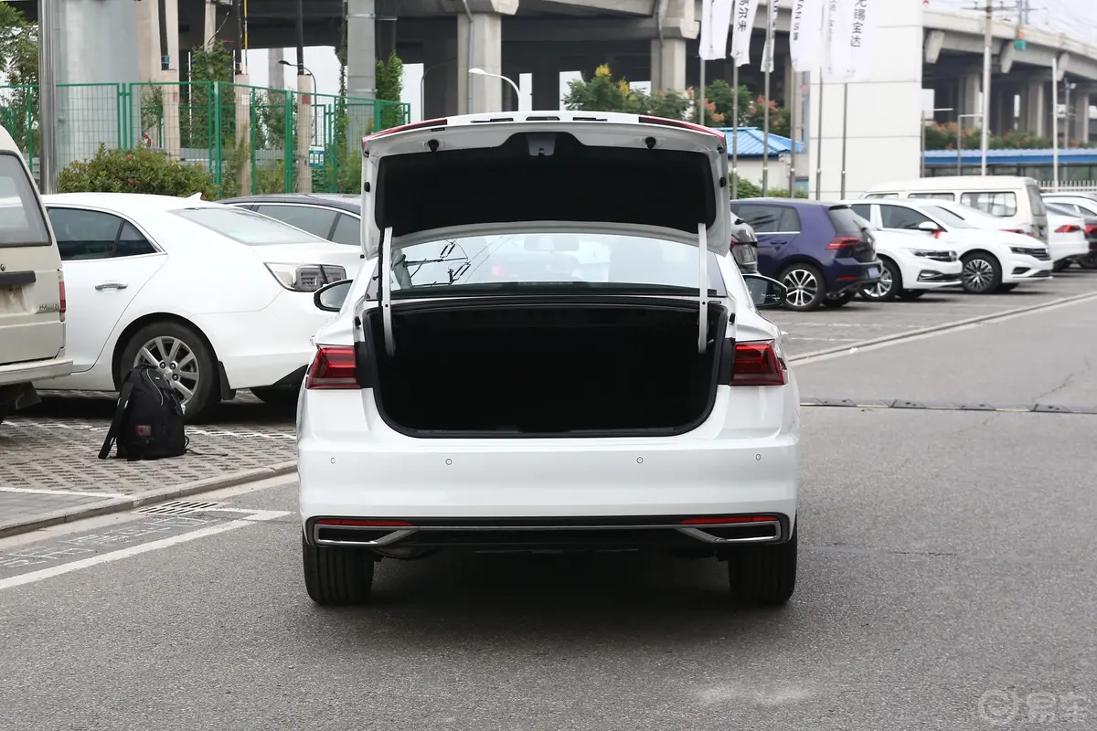 宝来1.5L 手动 舒适型空间