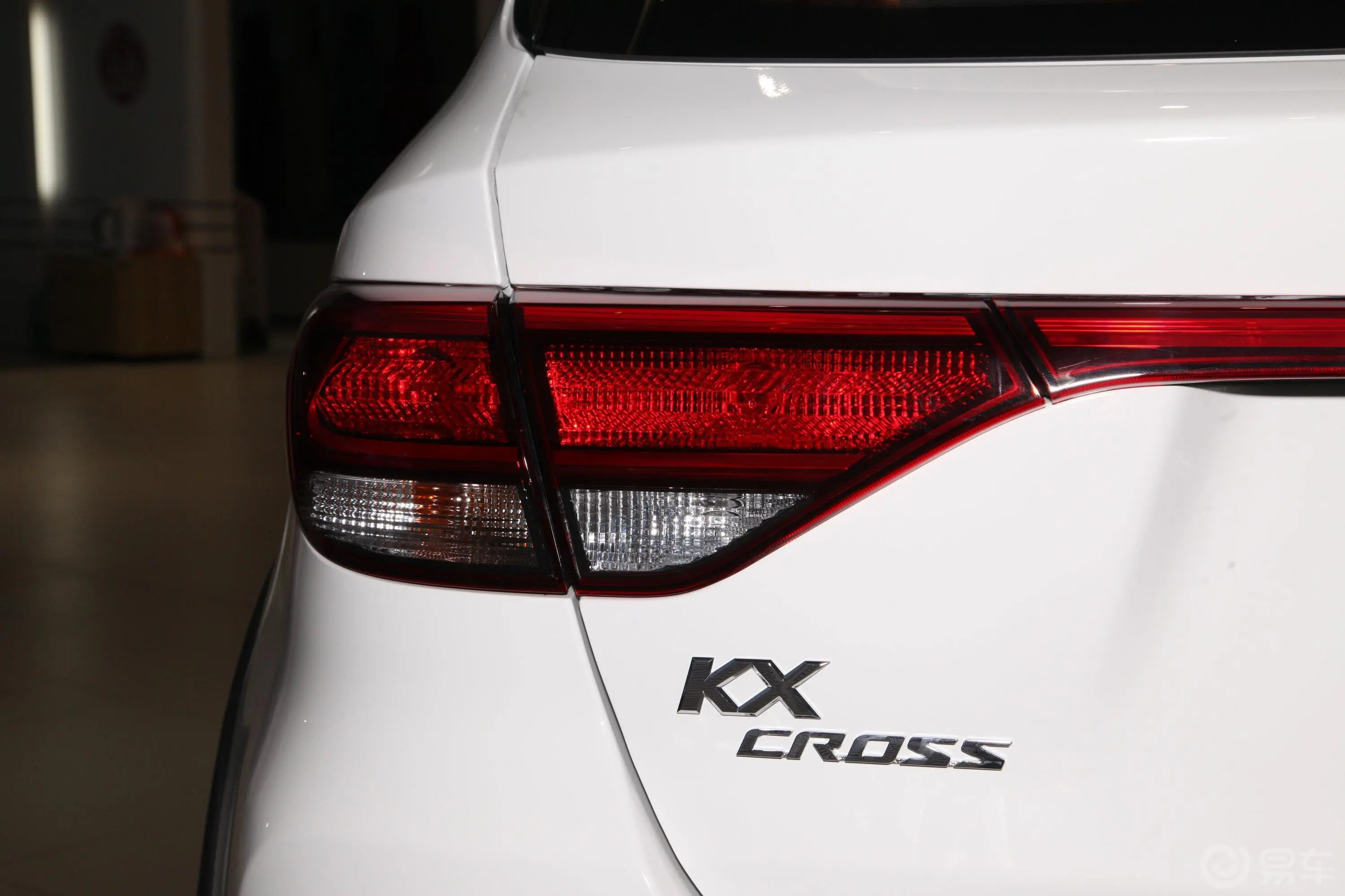 KX CROSS1.6L 手自一体 灵动天窗版 国VI外观