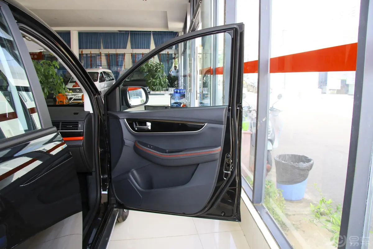 风行SX61.5T 手动 舒适版 国V副驾驶员车门