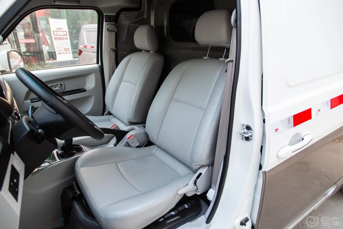 新海狮S厢货 1.6L 手动 商务版 2座 国VI驾驶员座椅