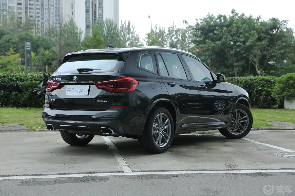 宝马X3xDrive 28i M运动套装外观