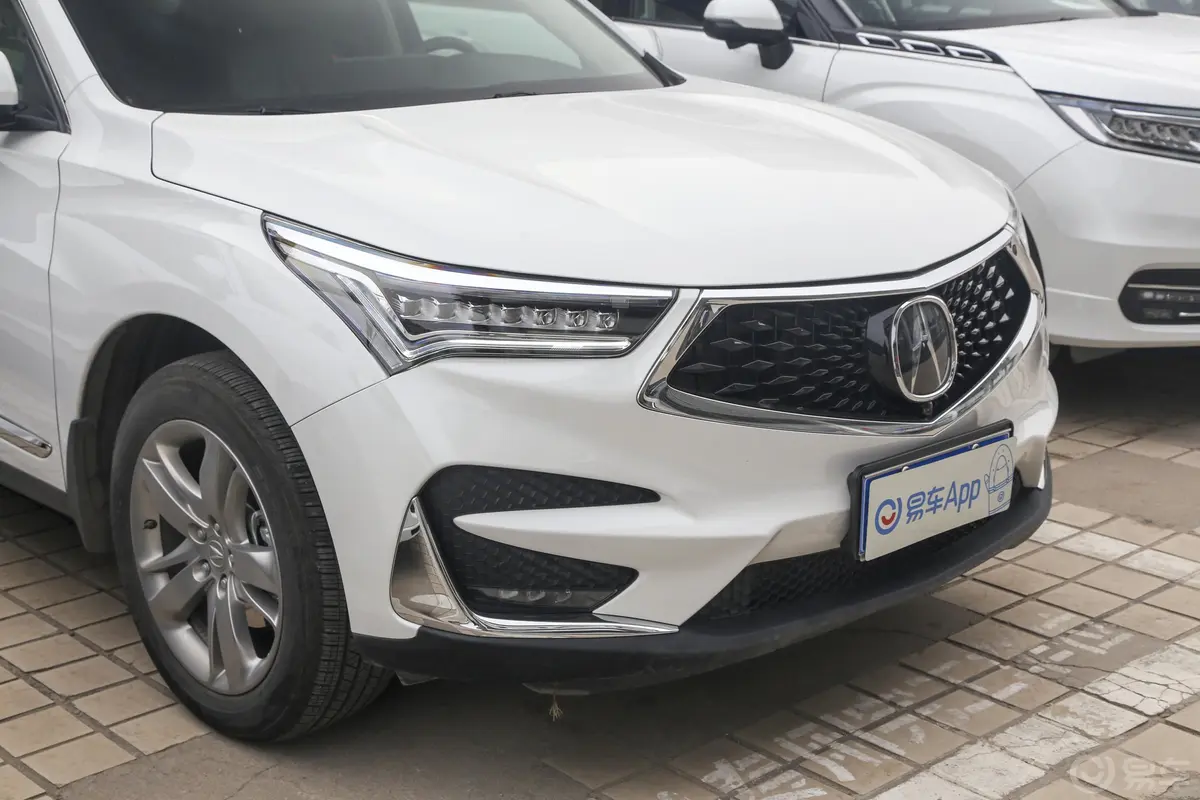 讴歌RDX2.0T 手自一体 四驱 钻享版 国VI前格栅侧俯拍