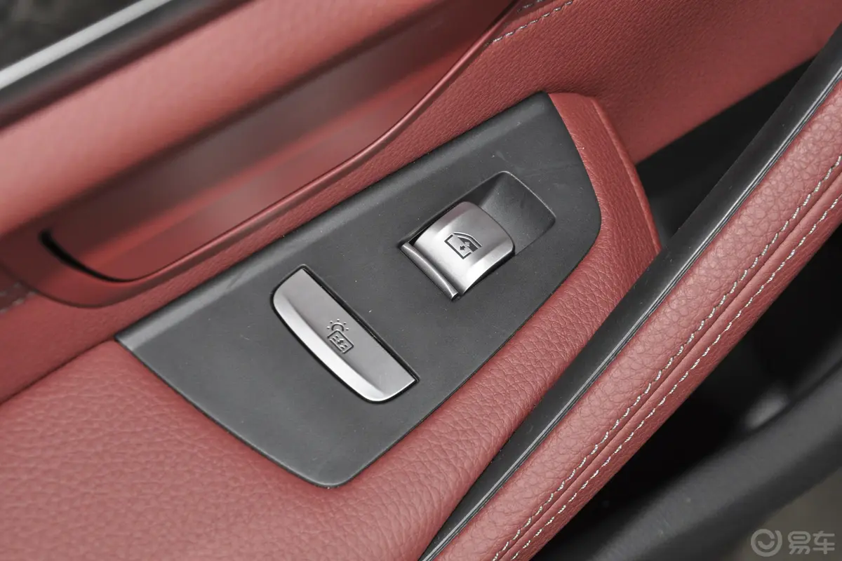 宝马5系530Li xDrive M运动套装后车窗调节