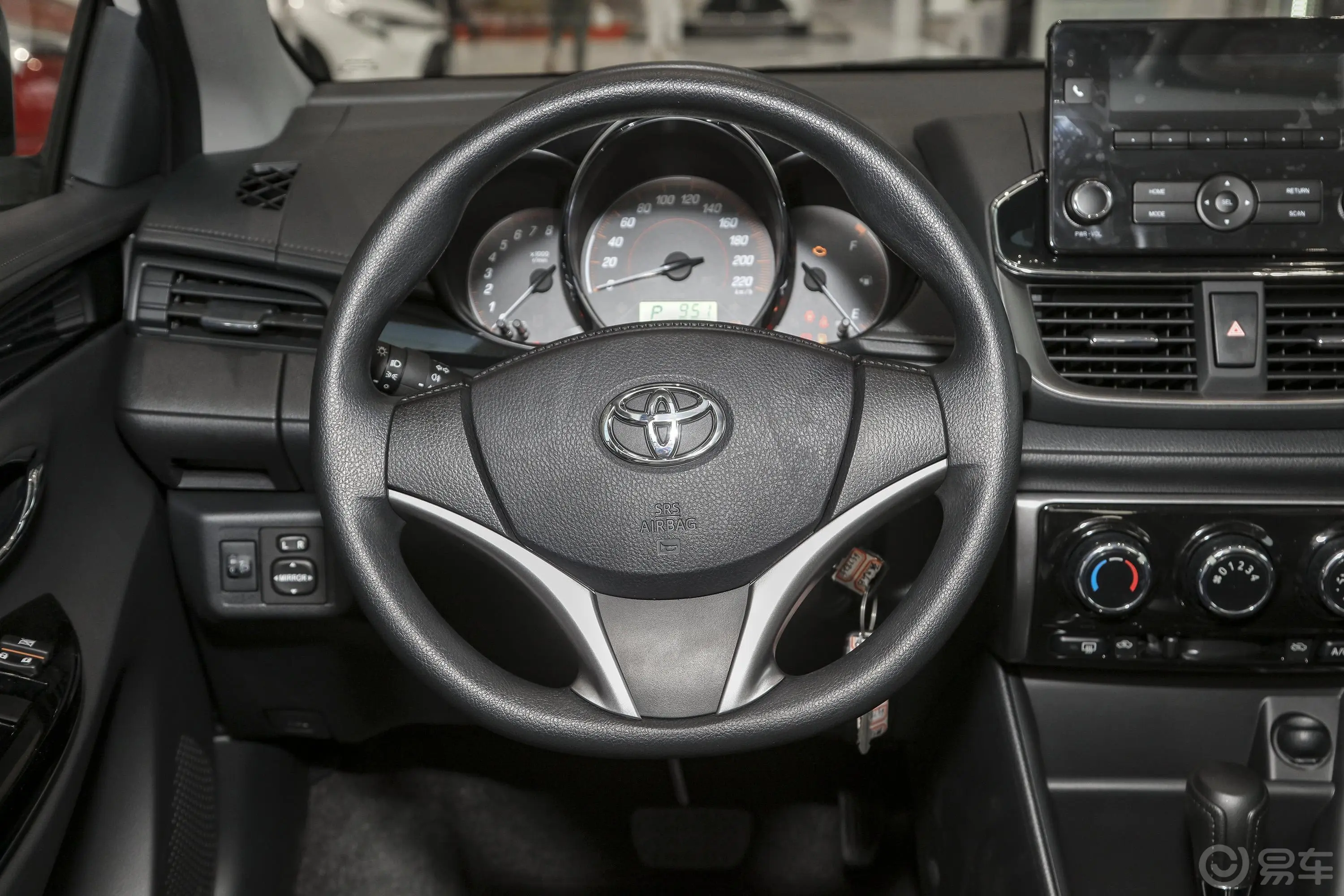 YARiS L 致炫1.5L CVT 豪华版方向盘