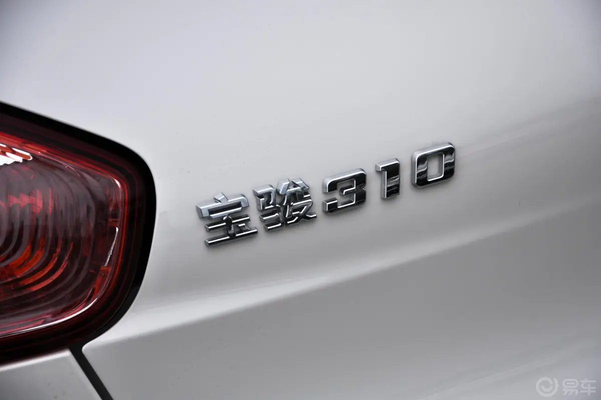 宝骏3101.2L AMT 舒适版 国V外观