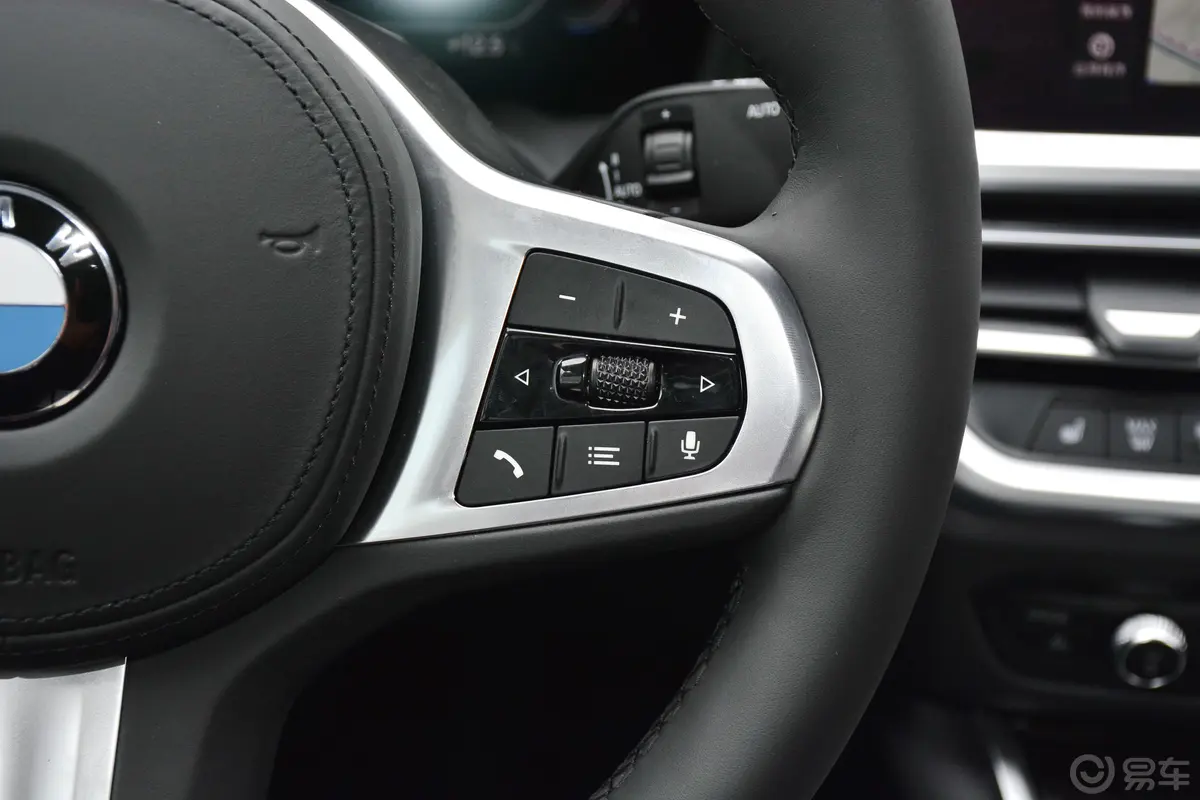 宝马3系325Li xDrive M运动套装右侧方向盘功能按键