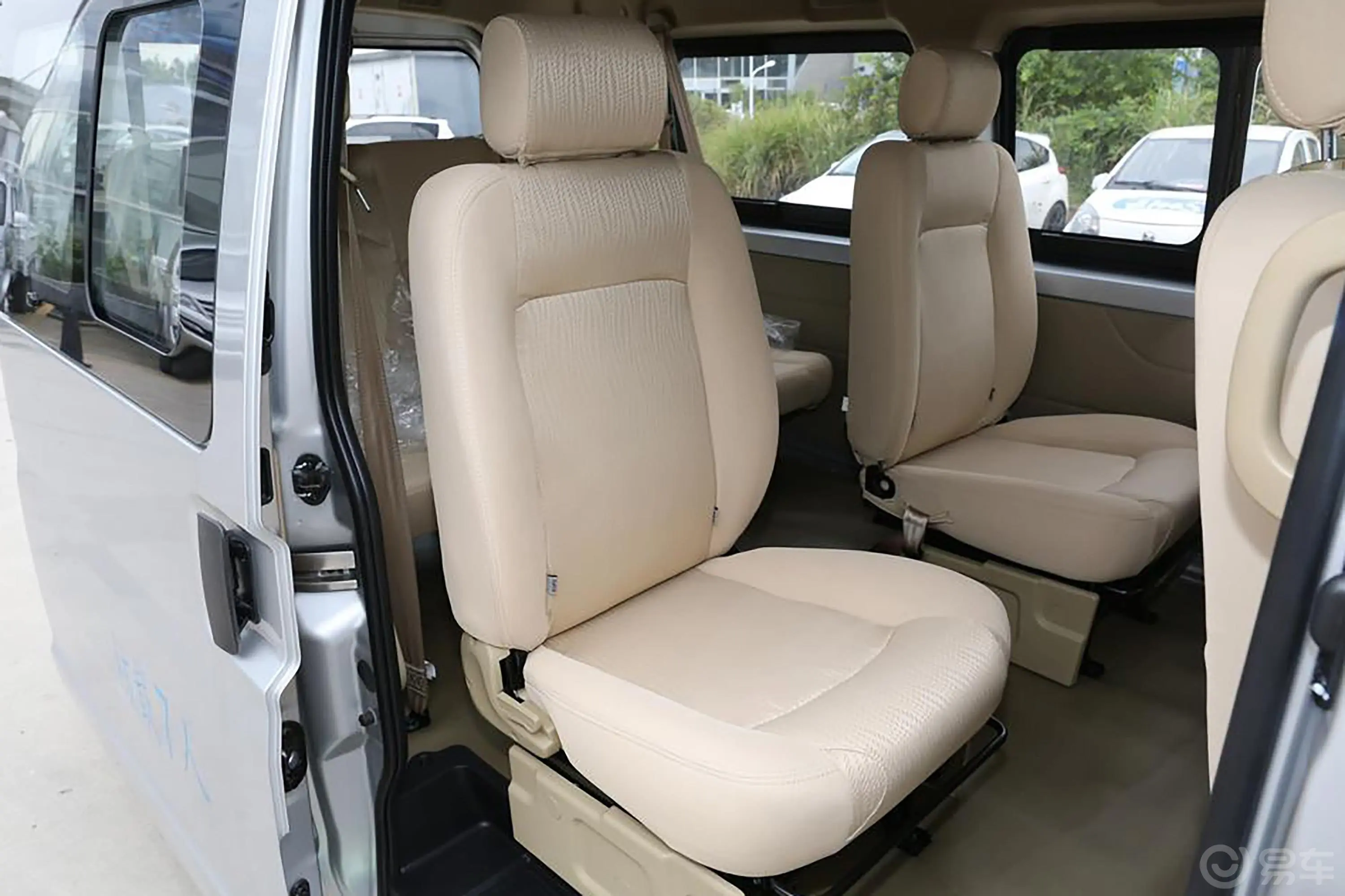 东风小康C371.5L 手动 舒适型 国VI后排座椅