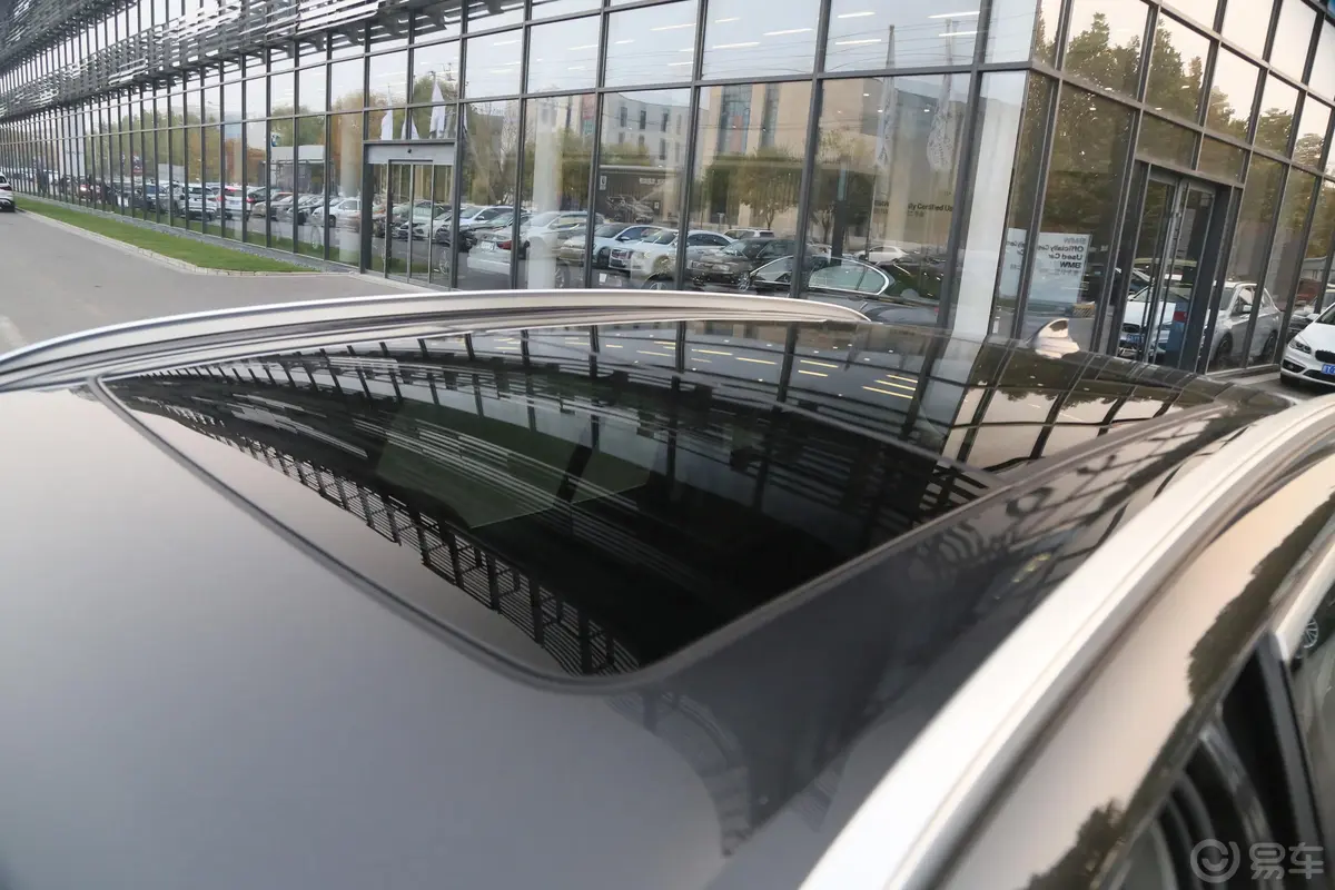 宝马X5(进口)xDrive30i X设计套装天窗
