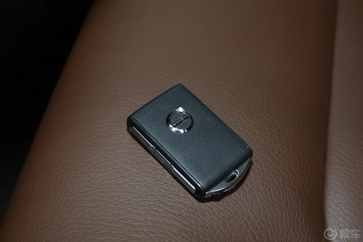 沃尔沃XC90T5 智行豪华版 7座钥匙正面