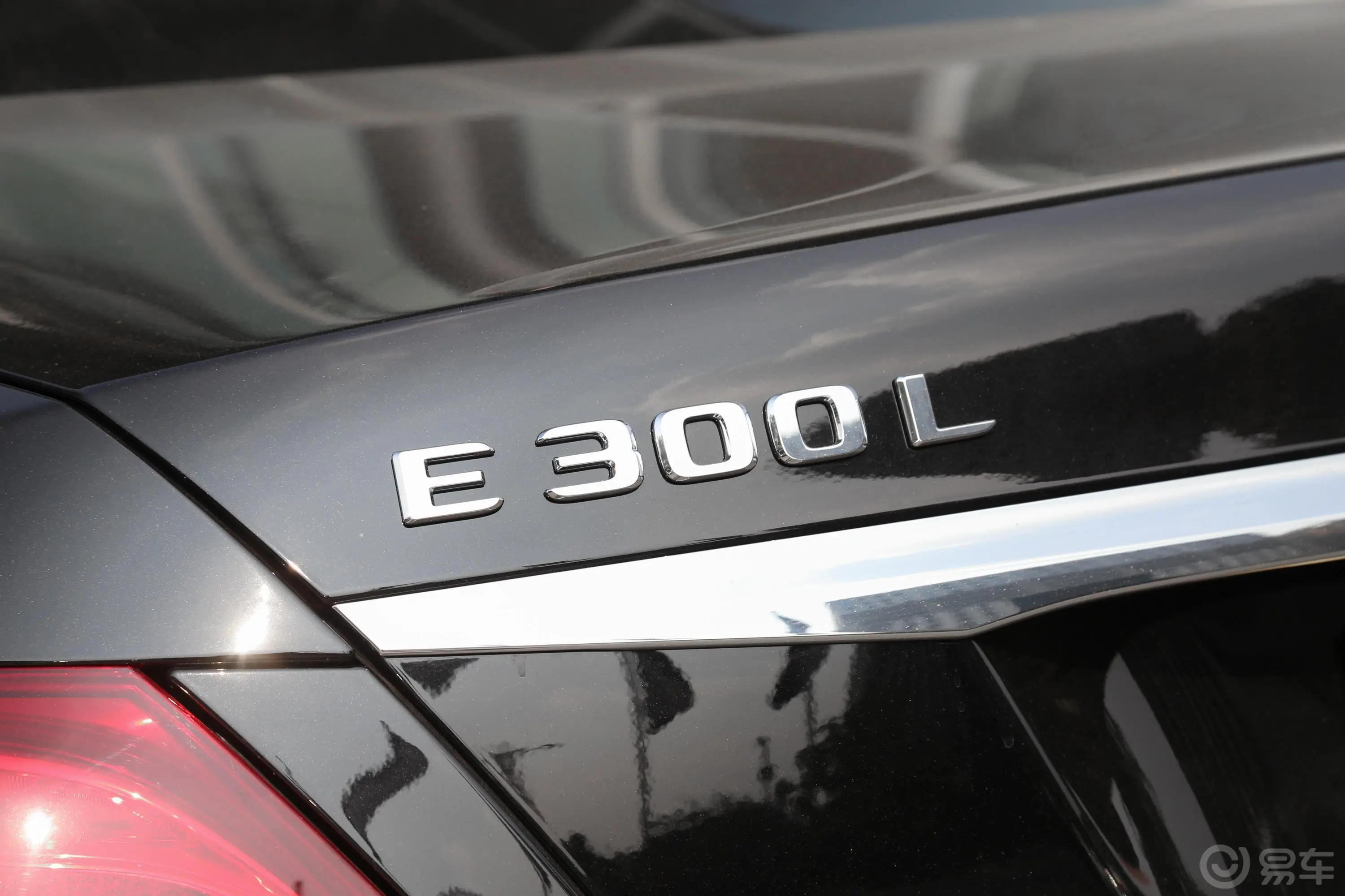 奔驰E级E 300 L 豪华型 运动轿车外观