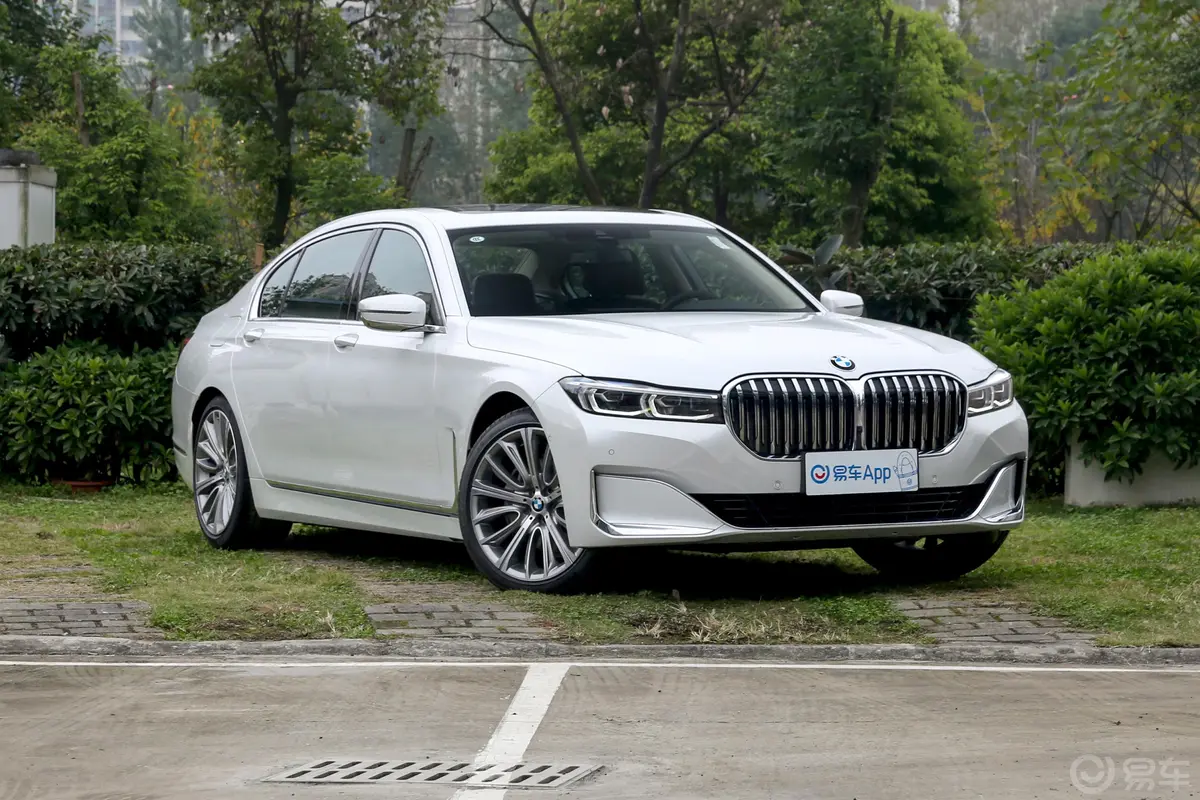 宝马7系740Li 领先型 豪华套装外观