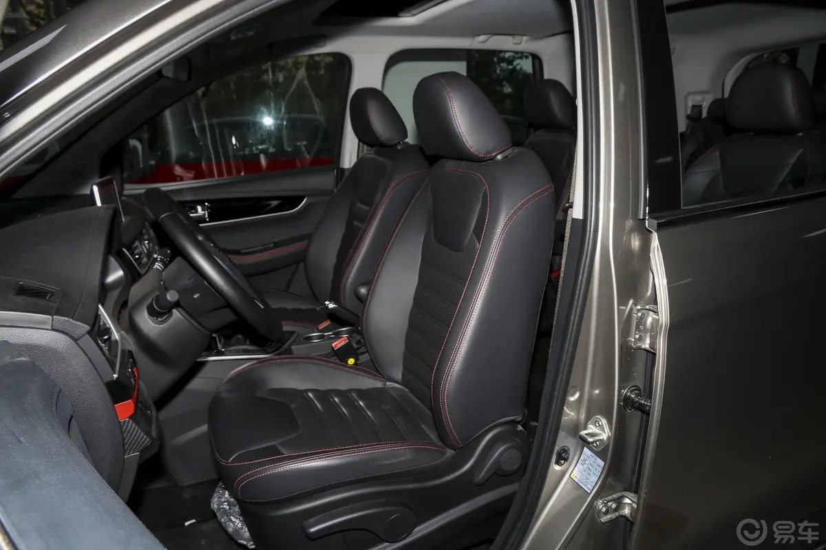 风行SX6改款 1.5T 手动 豪华版 国V驾驶员座椅