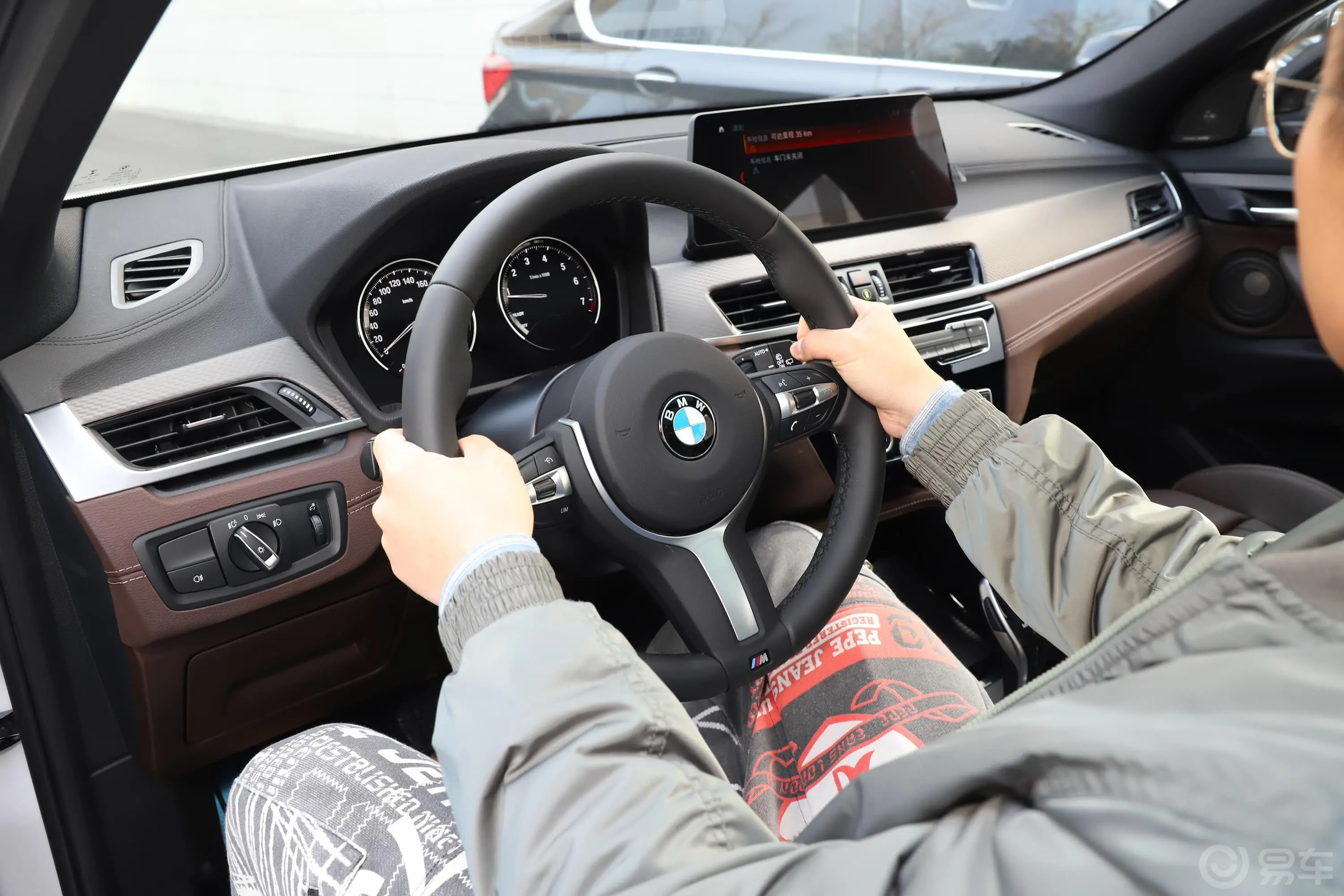 宝马X2xDrive25i M越野套装内饰
