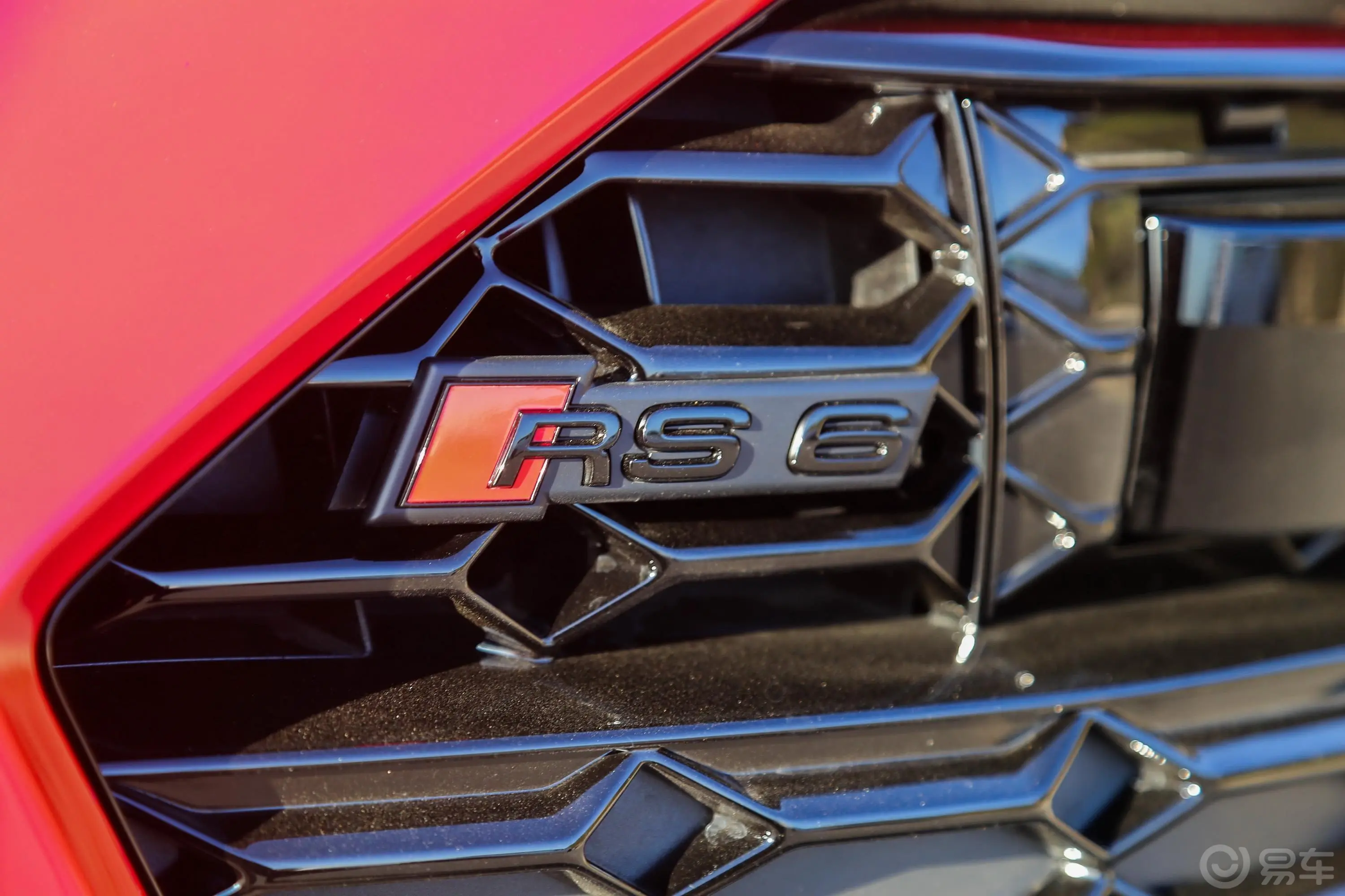 奥迪RS 6RS 6 4.0T Avant 尊享版外观