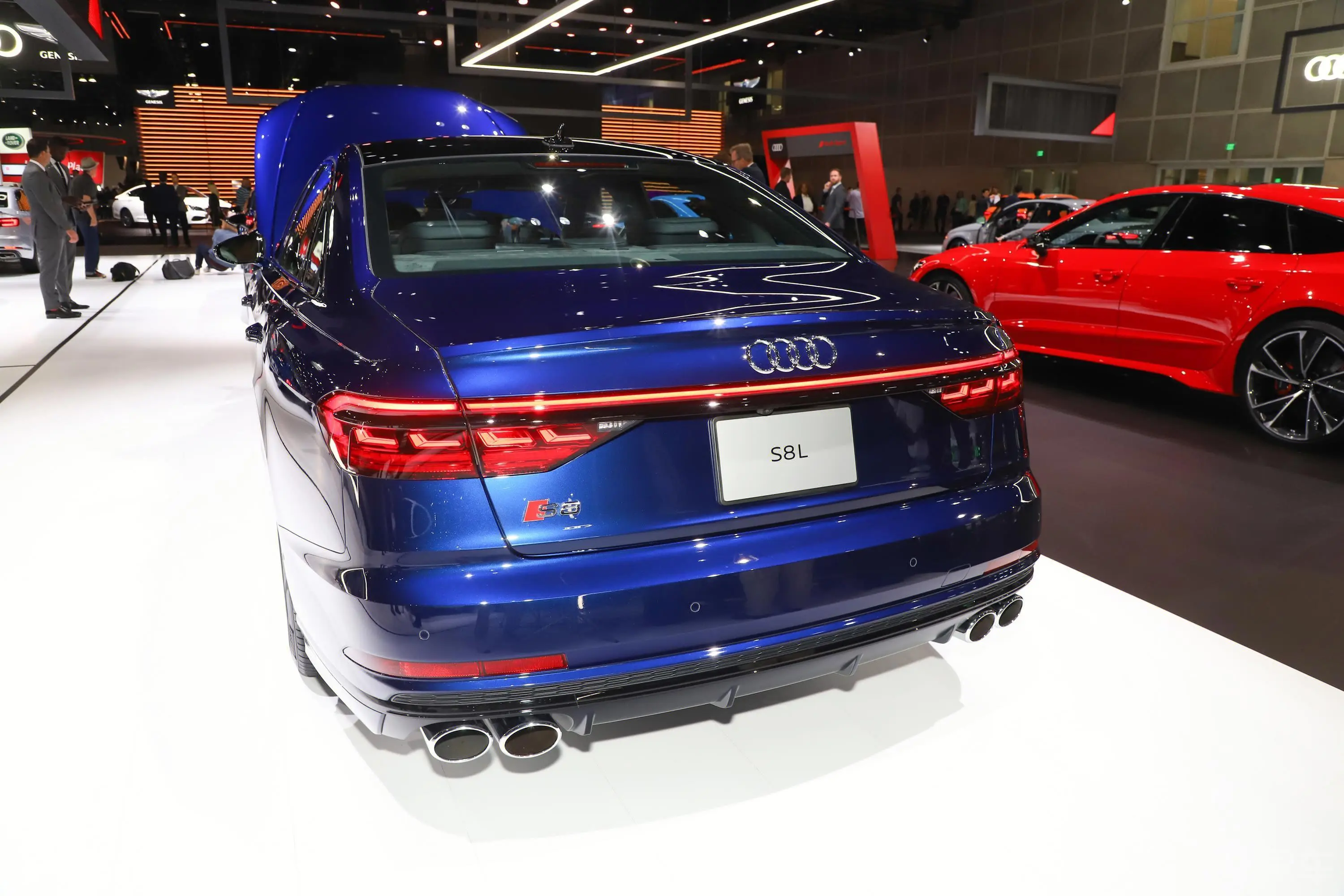 奥迪S8S8L 4.0TFSI quattro正后水平