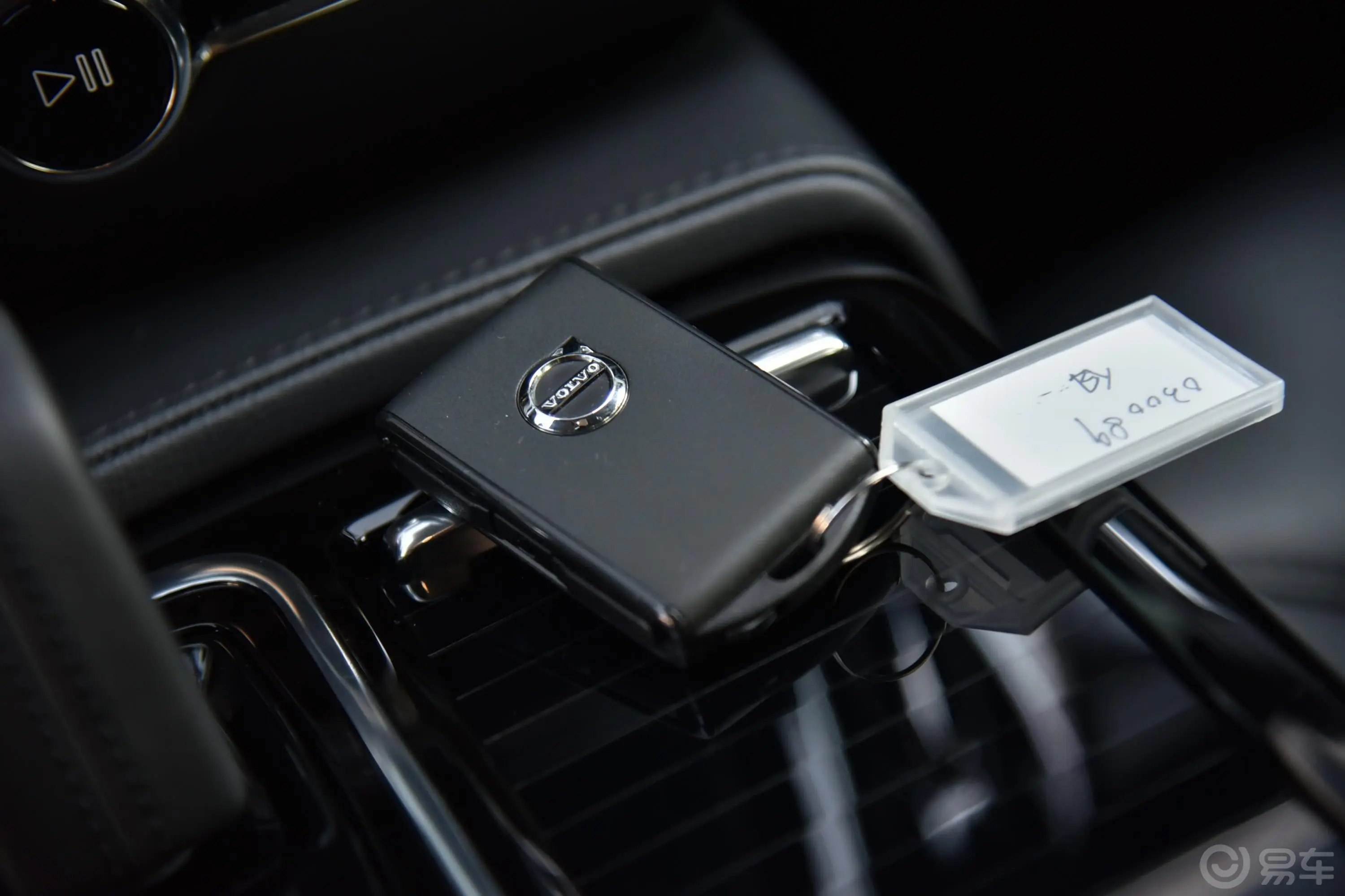 沃尔沃S60新能源T8 四驱 智逸豪华版钥匙正面
