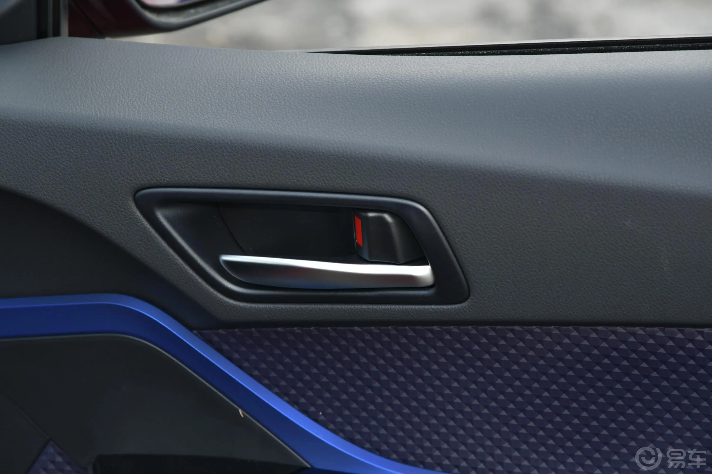 丰田C-HR2.0L CVT 豪华版内饰