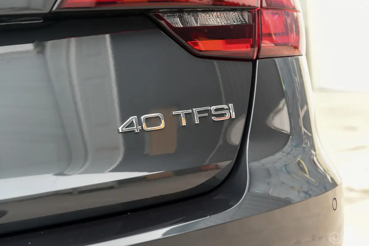 奥迪A4(进口)Avant 先锋派 40TFSI 时尚动感型外观