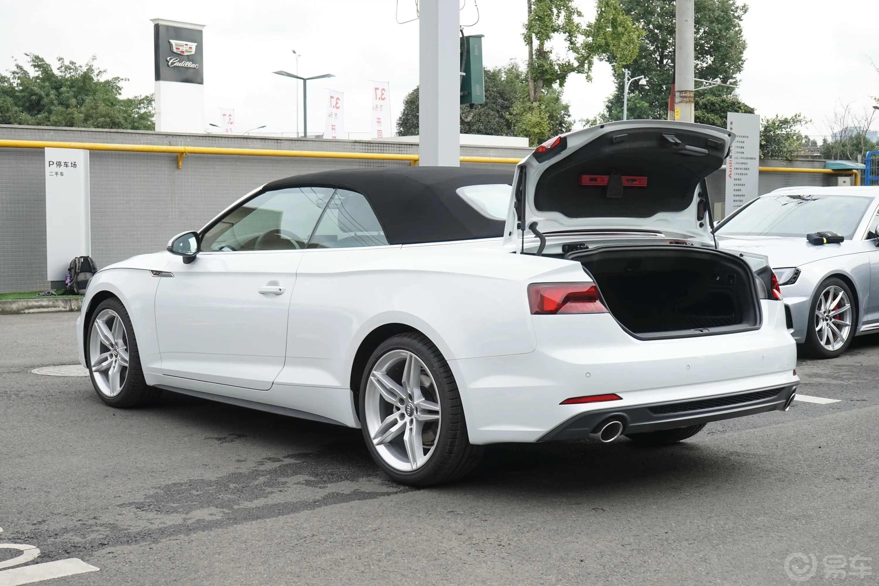 奥迪A5Cabriolet 40TFSI 时尚型 国VI空间