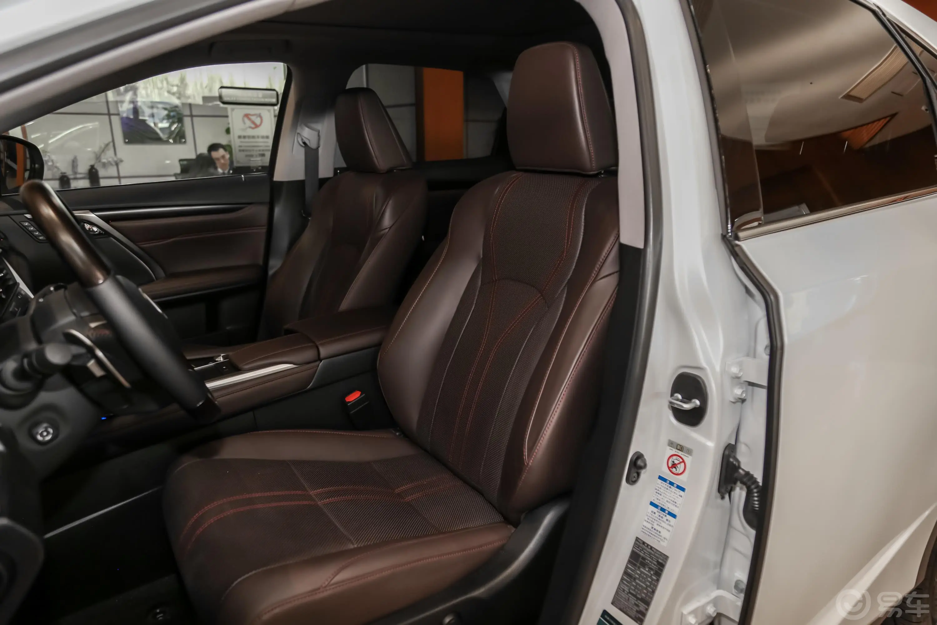 雷克萨斯RX300 豪华版 国VI驾驶员座椅