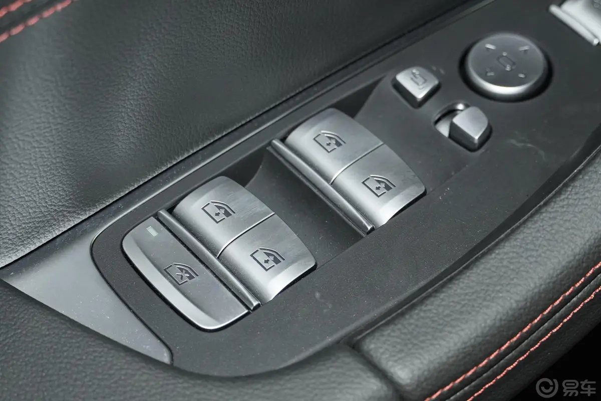 宝马X4xDrive30i M运动套装车窗调节整体