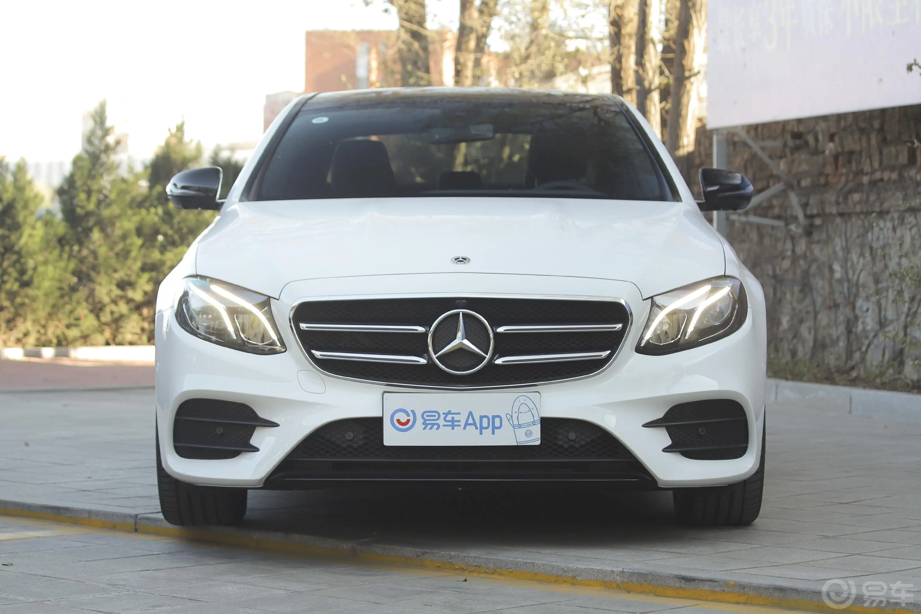 奔驰E级(进口)E 260 4MATIC 运动版正前水平