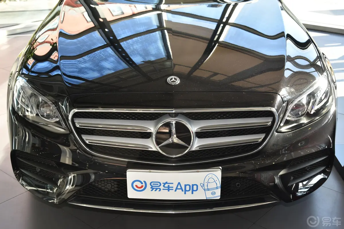 奔驰E级E 350 L 4MATIC 运动轿车外观