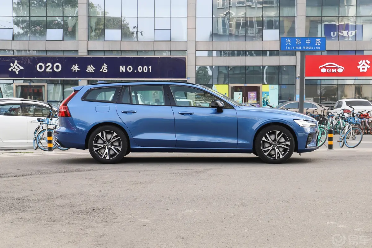 沃尔沃V60T5 智远运动版外观