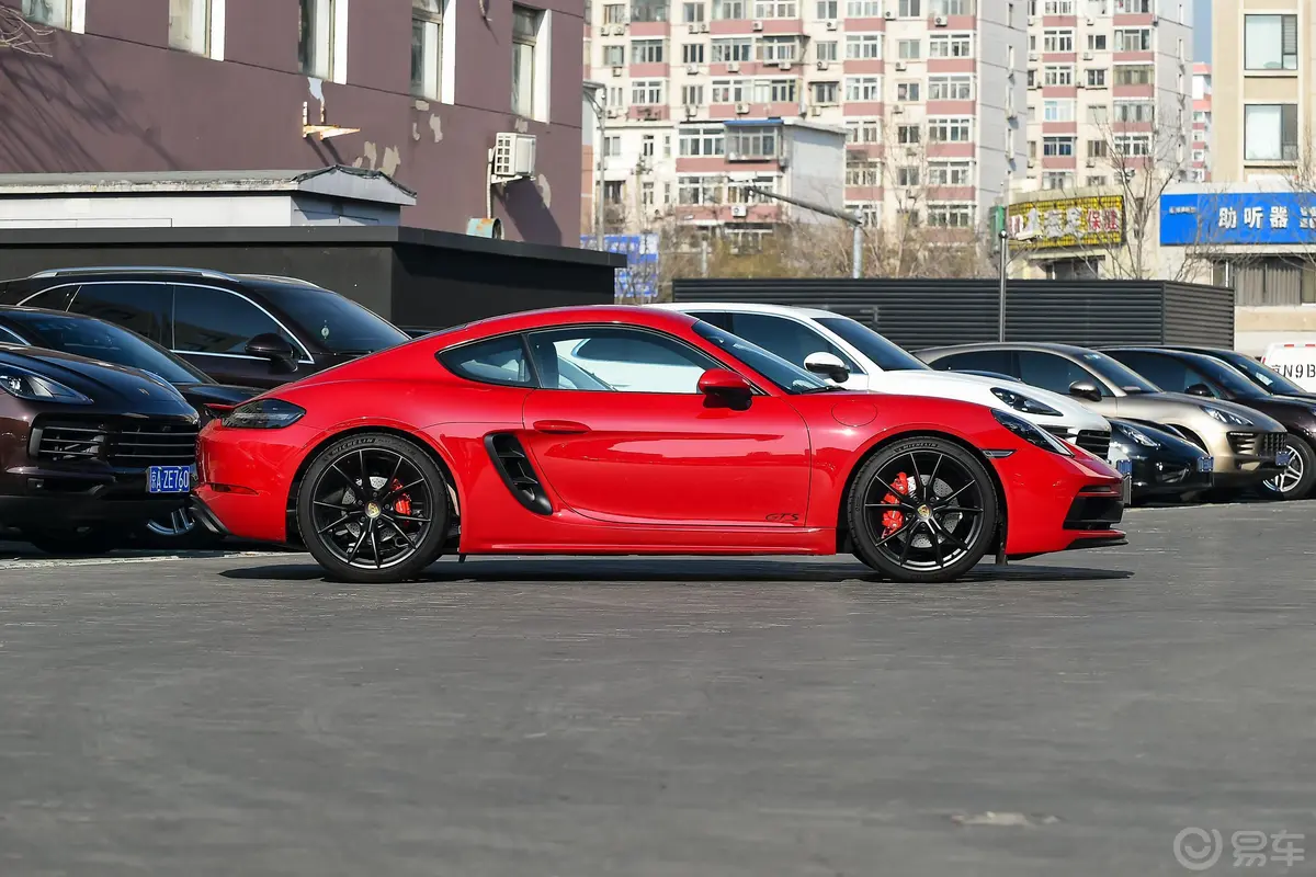 保时捷718Cayman GTS 2.5T正侧车头向右水平