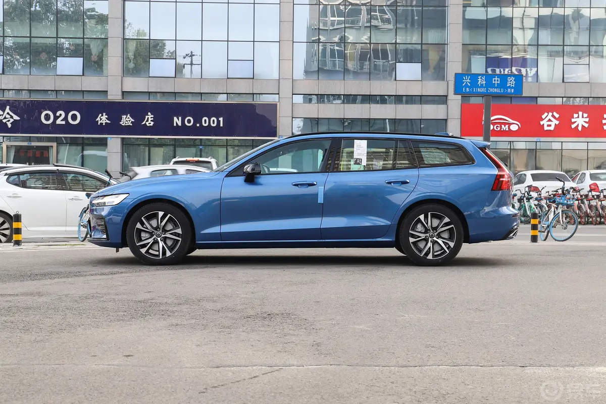 沃尔沃V60T5 智远运动版外观