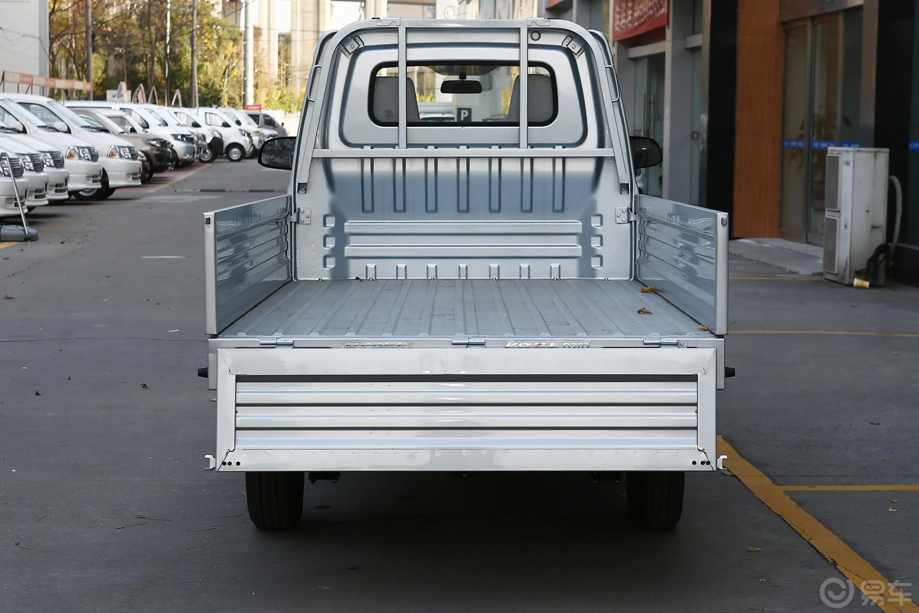 长安星卡1.5L 单排 货车基本型 国VI空间