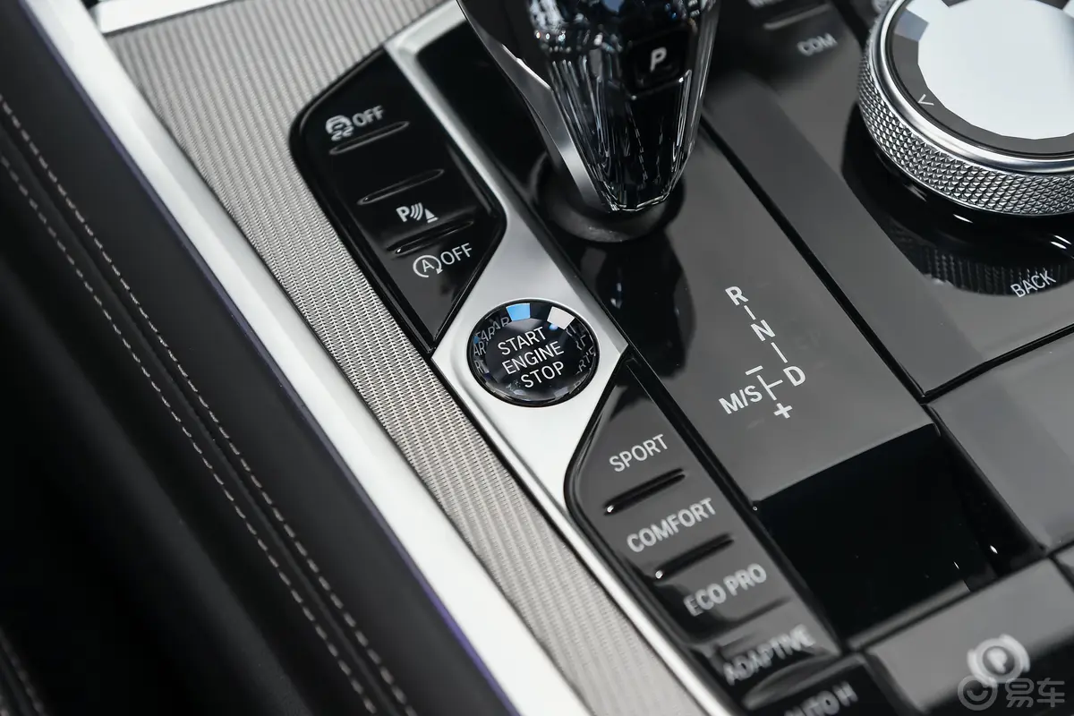 宝马8系双门轿跑车 840i M运动套装钥匙孔或一键启动按键