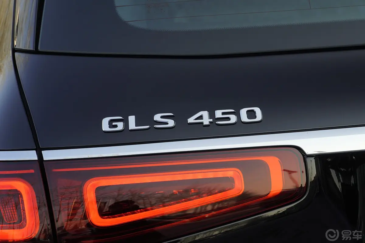 奔驰GLSGLS 450 4MATIC 动感型外观