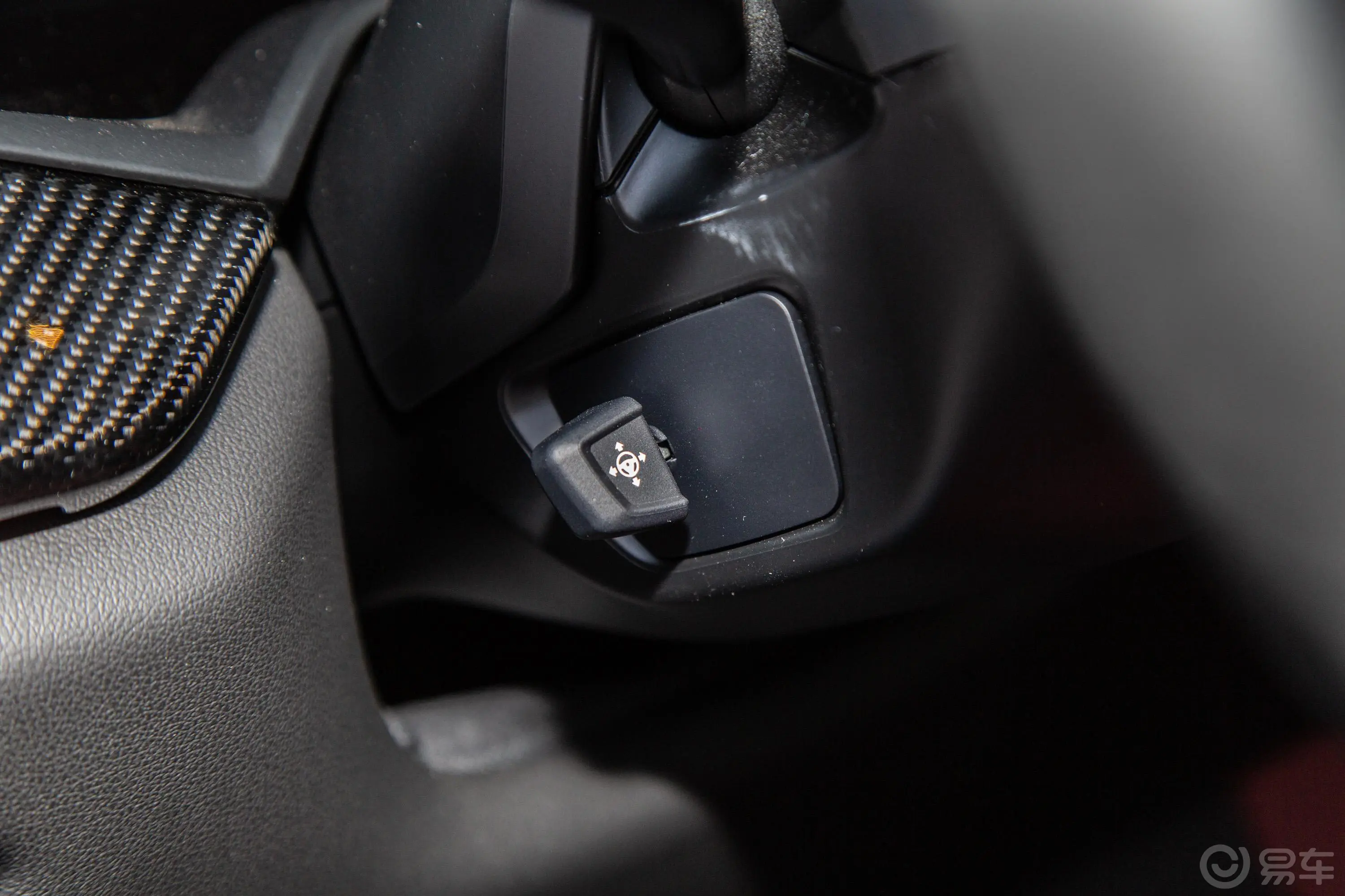 宝马X6xDrive40i M运动套装方向盘调节