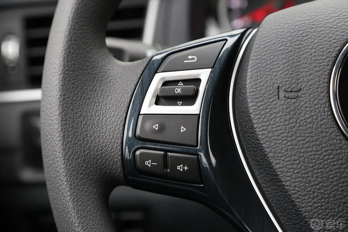 景逸S501.6L 手动 豪华型左侧方向盘功能按键