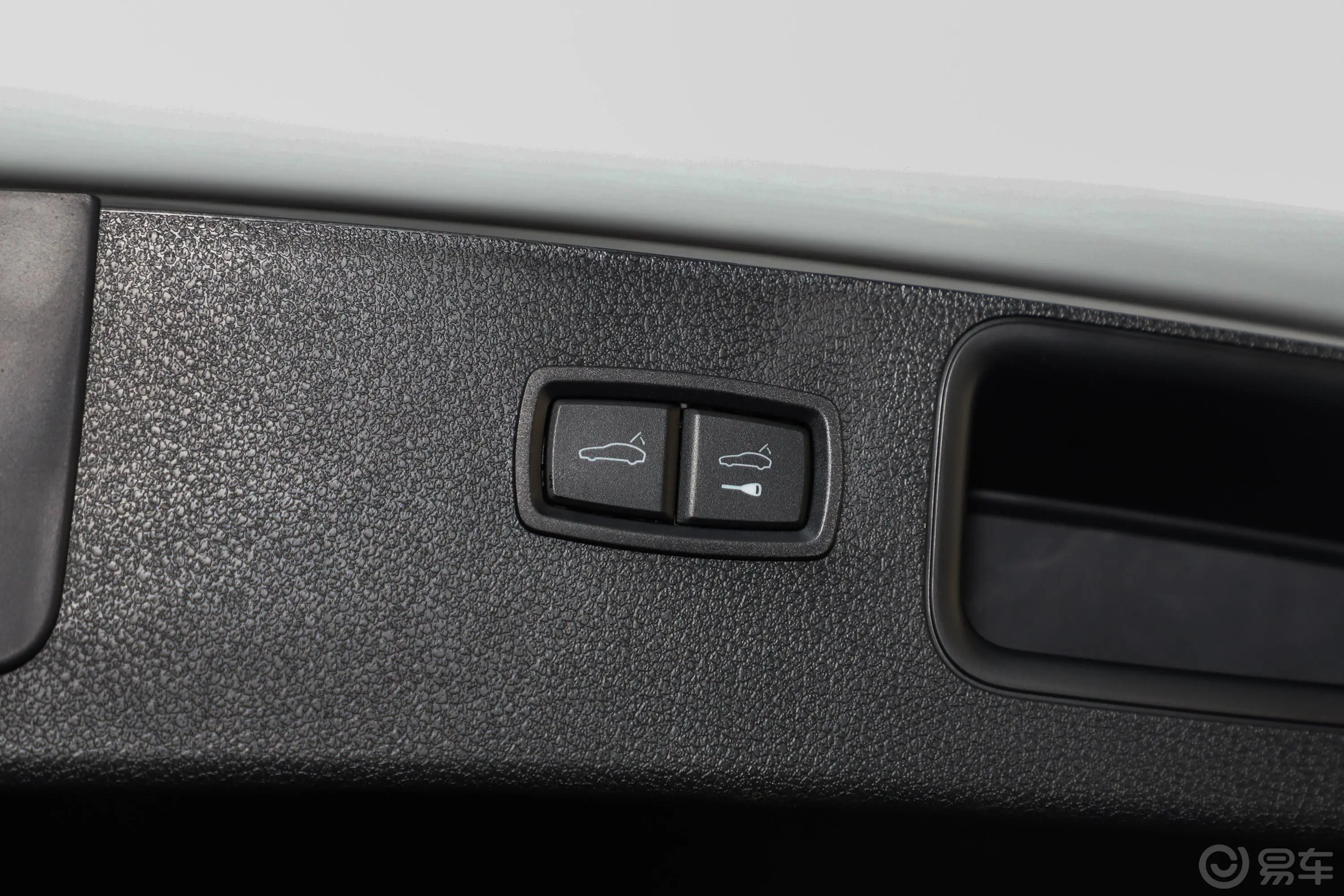 MacanMacan S 3.0T电动尾门按键（手动扶手）