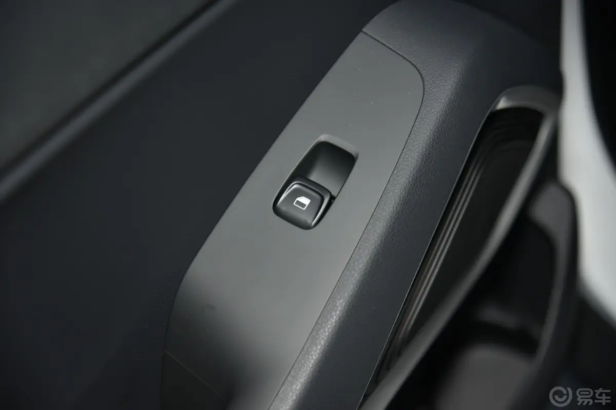 现代ix352.0L 手自一体 两驱 智勇·畅享版 国VI后车窗调节