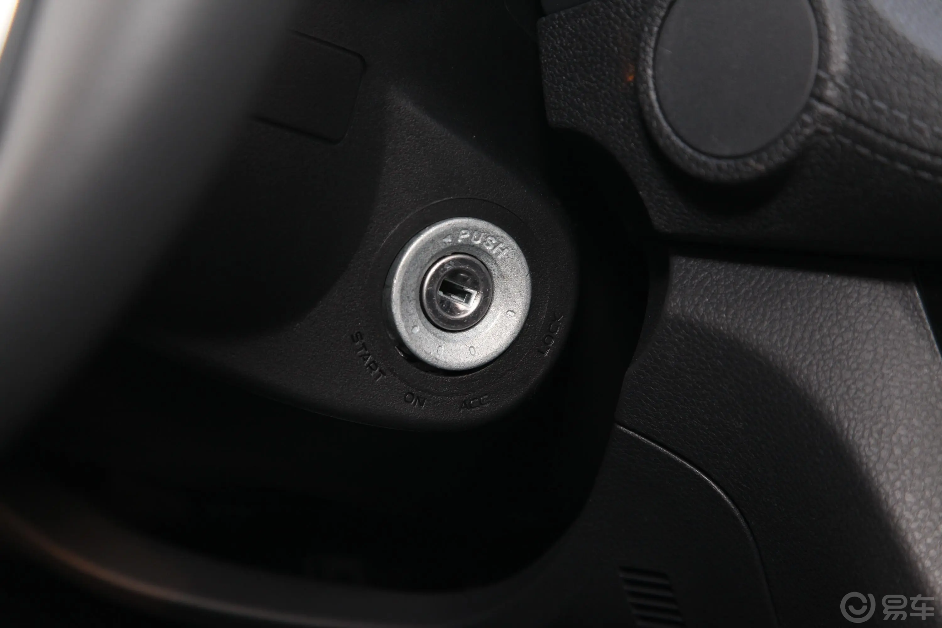 瑞迈S加长版 2.4T 手动 两驱 领航版 汽油 国VI钥匙孔或一键启动按键