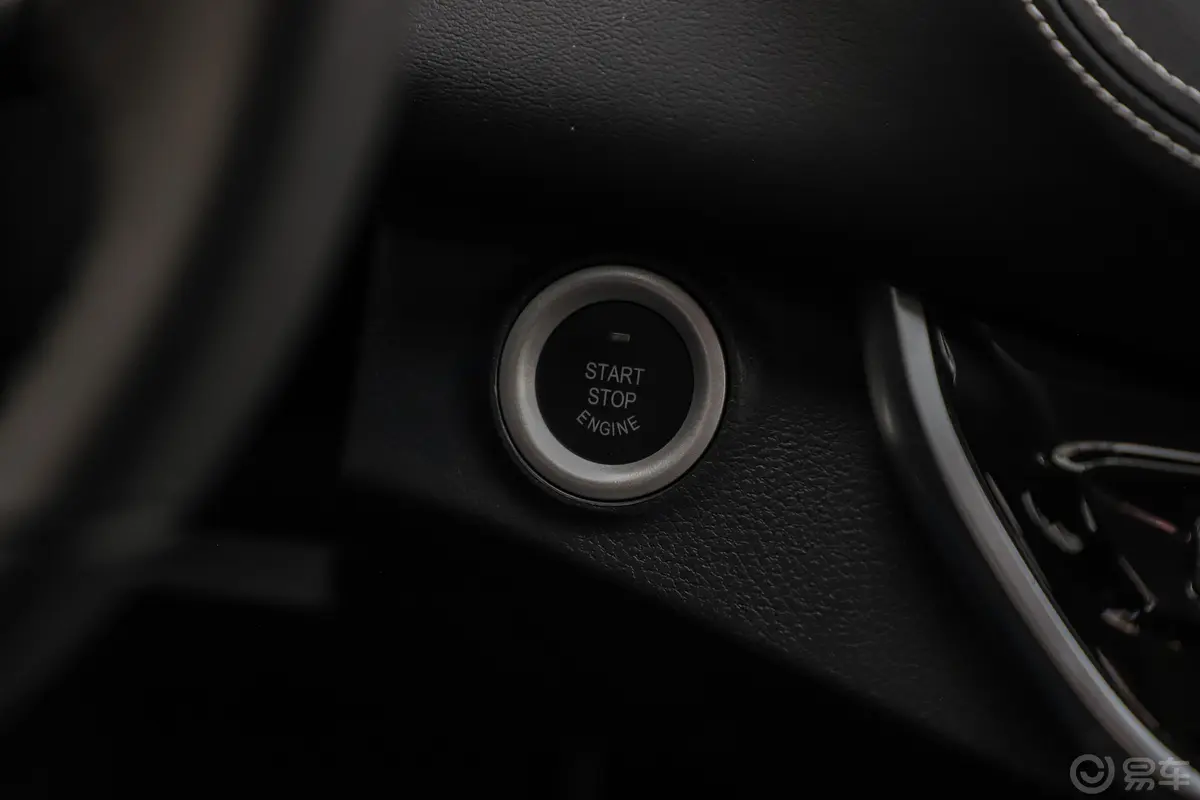 大通G202.0T 手自一体 旗舰版 汽油钥匙孔或一键启动按键