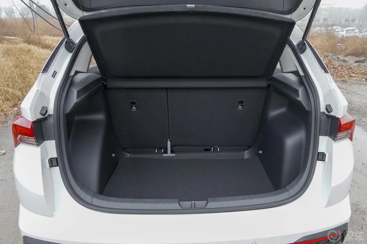 柯米克GT TSI230 双离合 舒适版后备厢空间特写