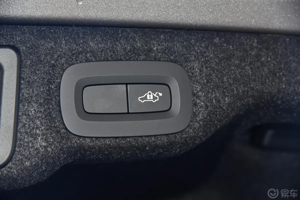 沃尔沃S60T4 智远运动版电动尾门按键（手动扶手）