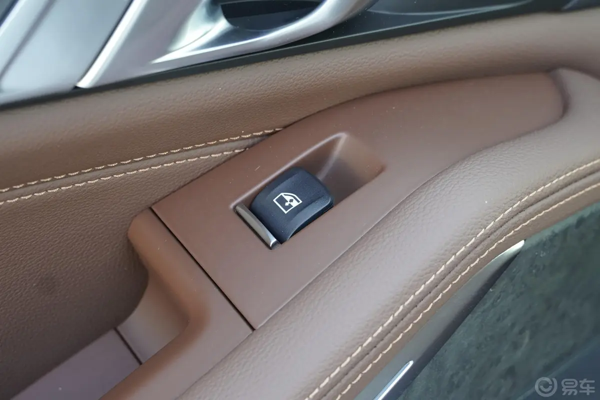 宝马X5(进口)xDrive30i X设计套装后车窗调节