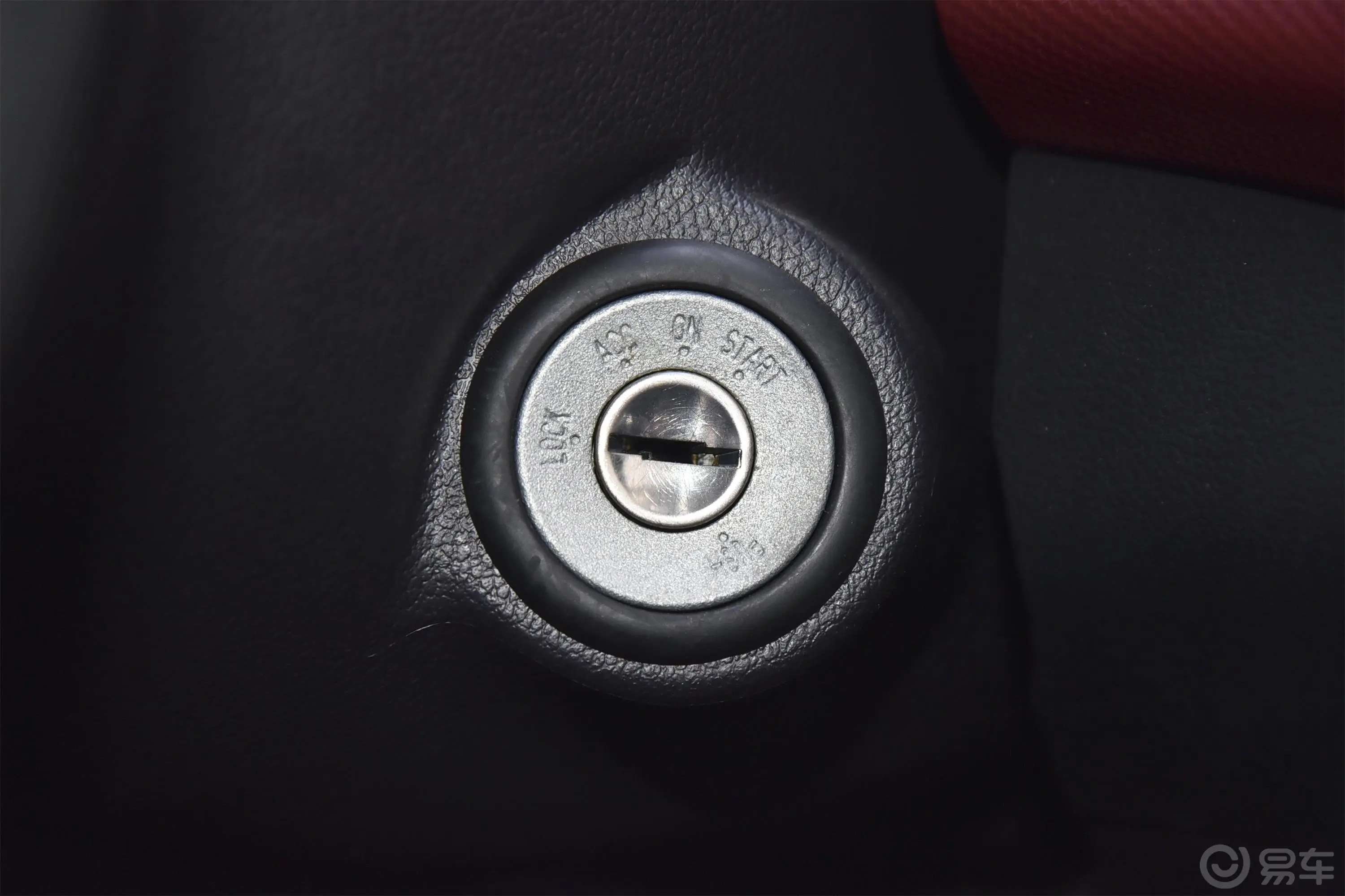 奔奔EV改款 EV360 时尚版钥匙孔或一键启动按键