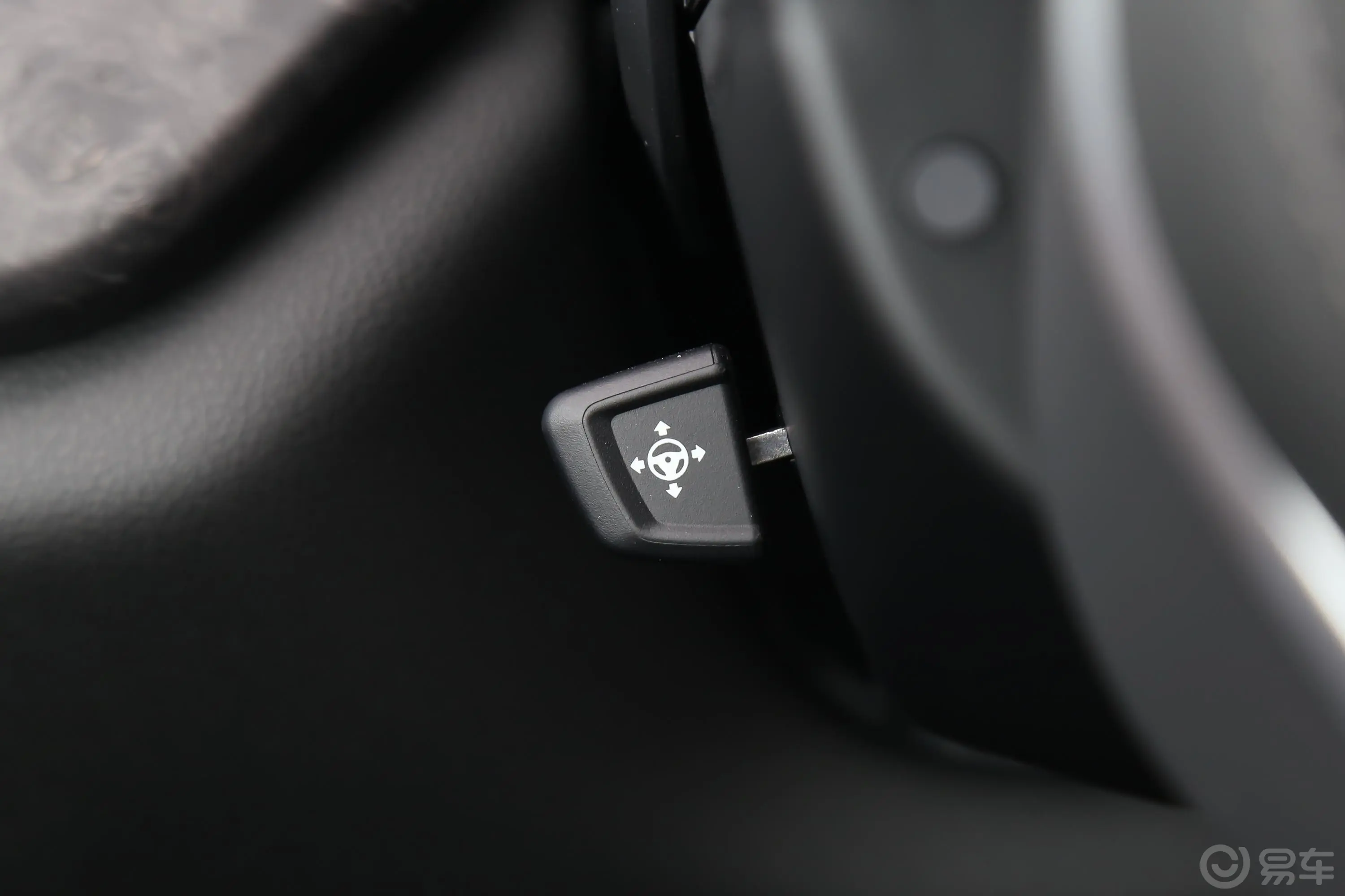 宝马X5(进口)xDrive40i 尊享型 M运动套装方向盘调节