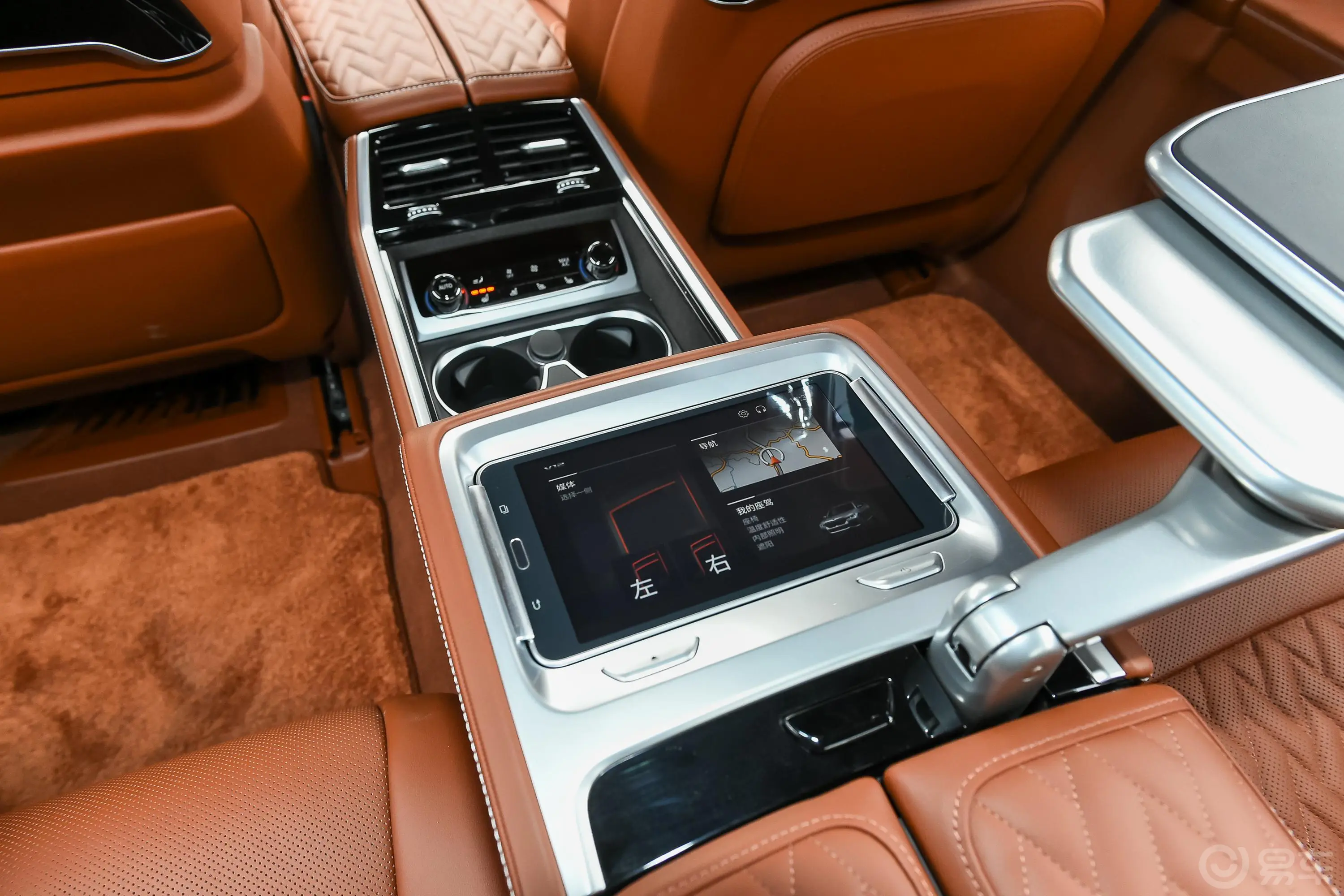 宝马7系M760Li xDrive V12 豪华套装空间