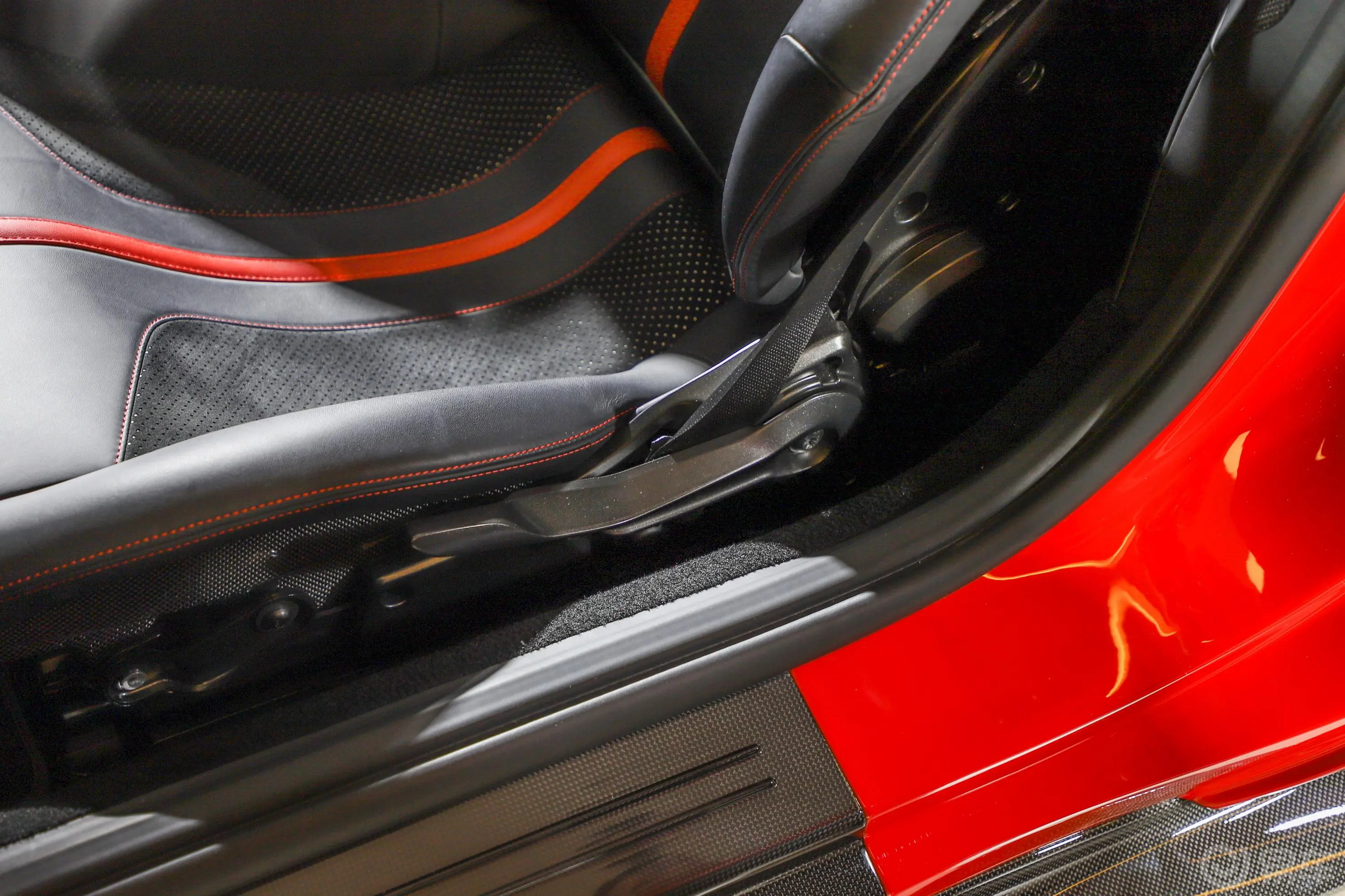 法拉利8126.5L GTS主驾座椅调节