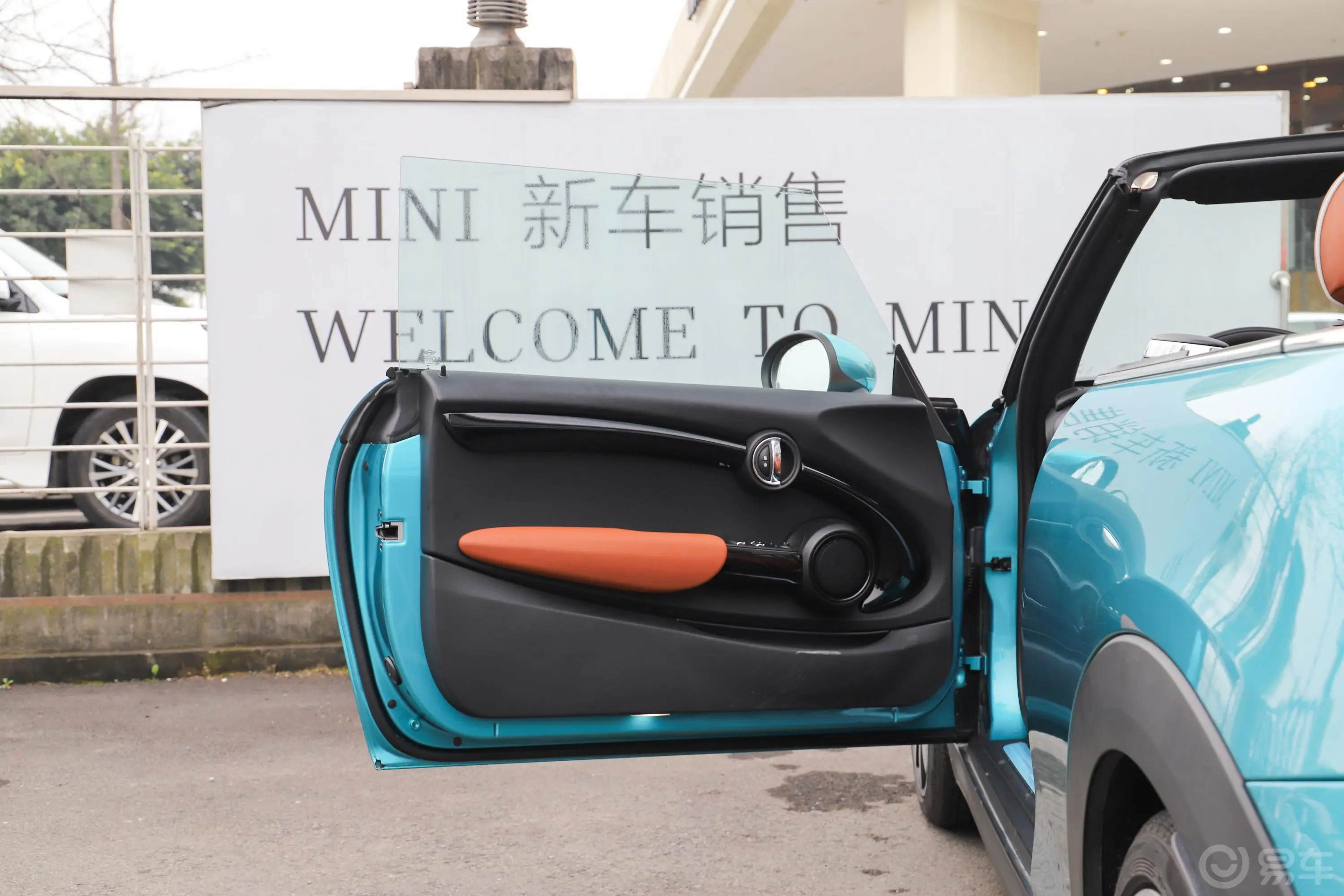 MINI CABRIO1.5T COOPER CABRIO 艺术家内饰