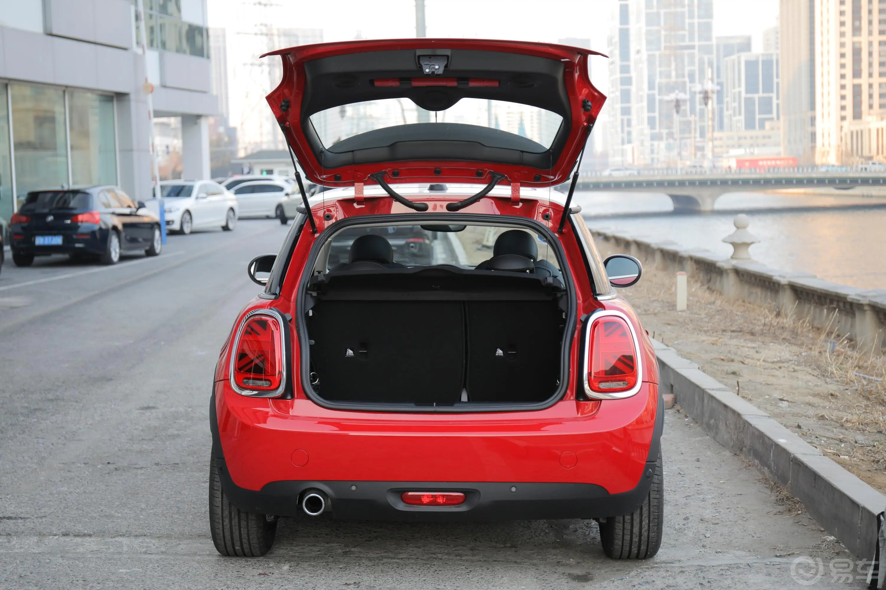 MINI1.5T COOPER 双离合 艺术家 三门版空间