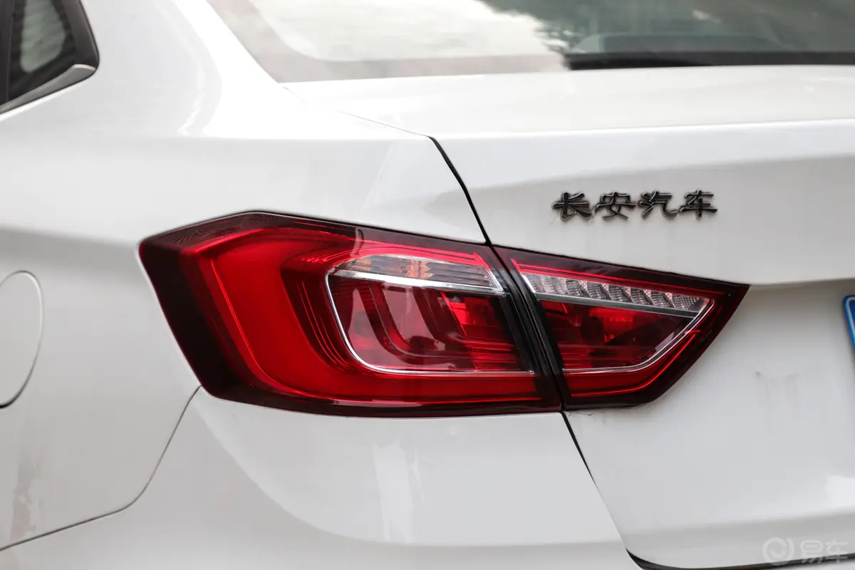 逸动DT1.6L 手动 尊享型 国V外观